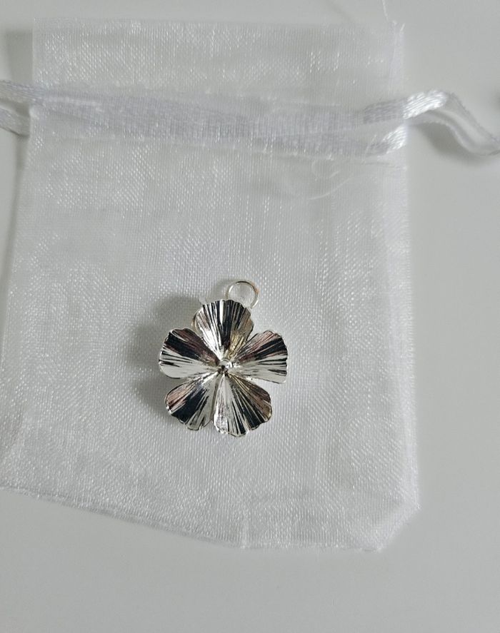 Pendentif fleur - photo numéro 2