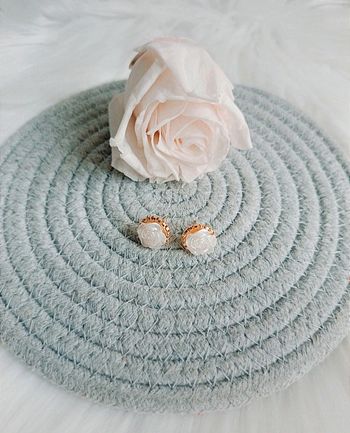 💐 Très jolie paire de boucles d'oreilles neuves 💐