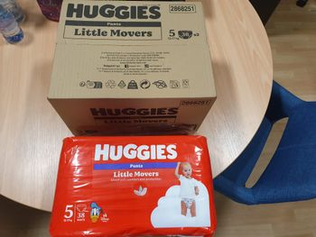 3 Paquets de couches pants Huggies T5 Neuf