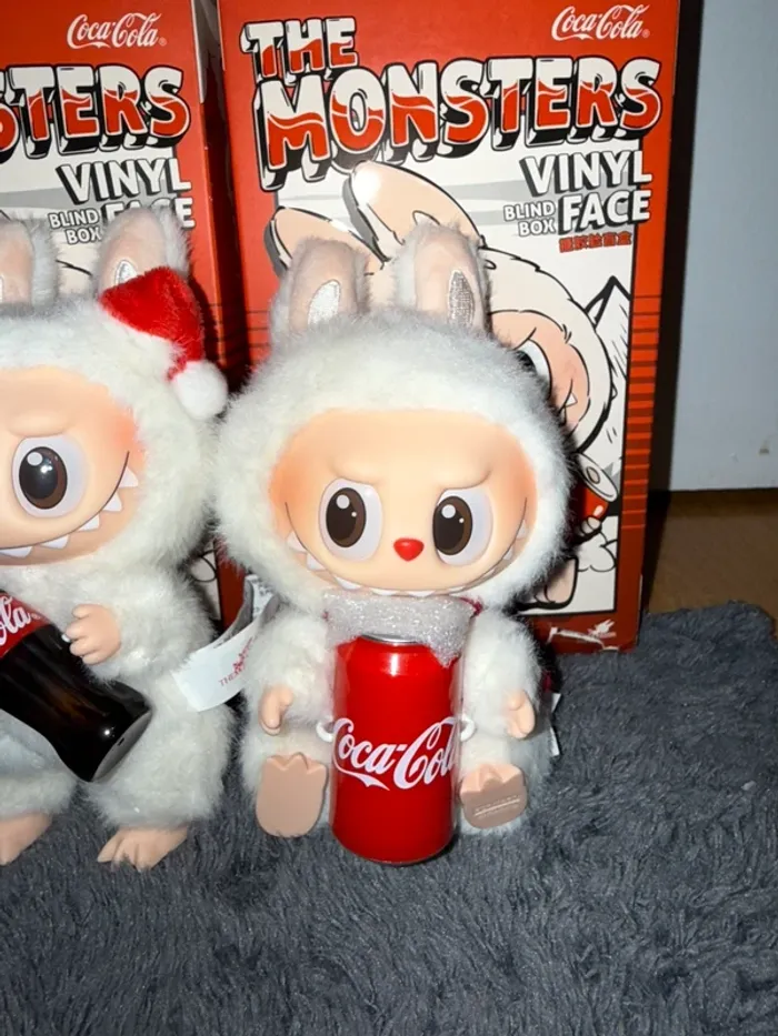 Pop Mart Labubu The monsters Vinyl Face Coca cola - photo numéro 2