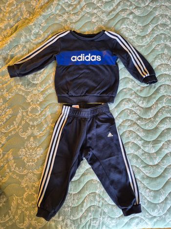 Ensemble jogging Adidas 18/24 mois