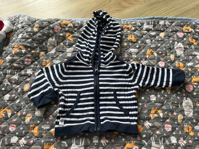 Veste à capuche 1mois