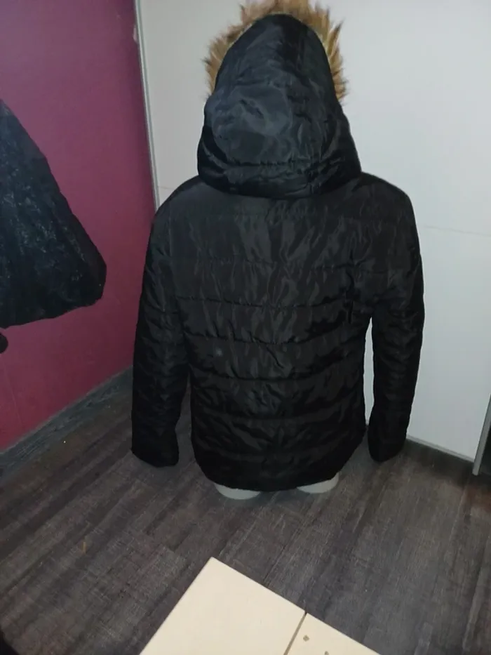 Jolie doudoune t42 noir capuche fourrure - photo numéro 4