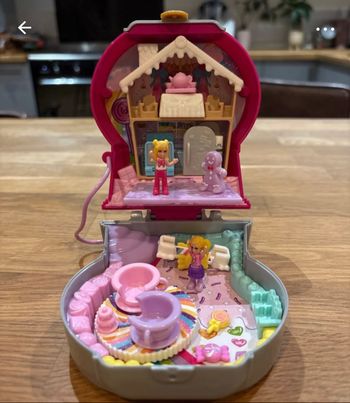 Polly pocket