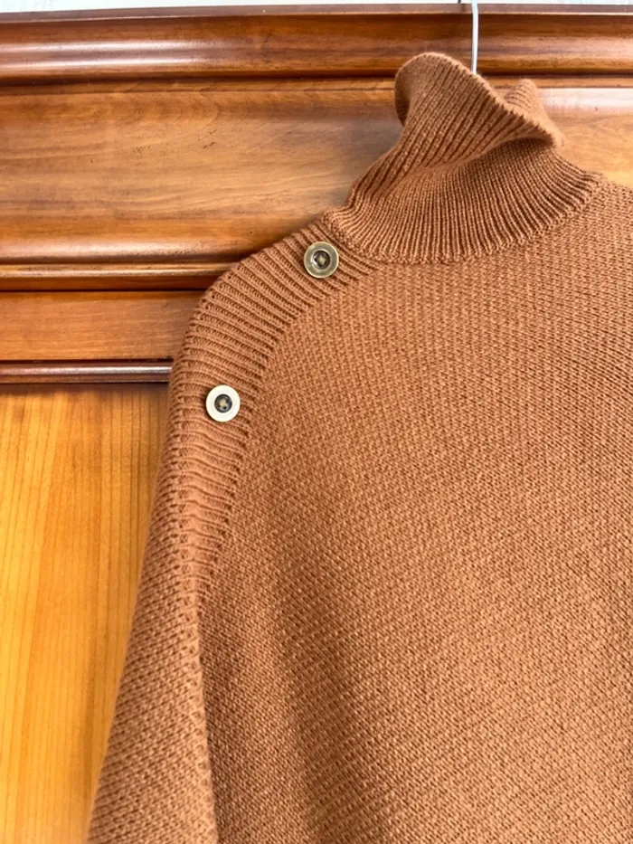 Poncho col montant - photo numéro 2