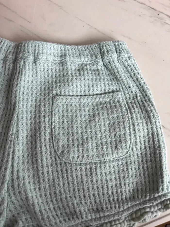 Short tape à l’œil  taille 8 ans - photo numéro 2