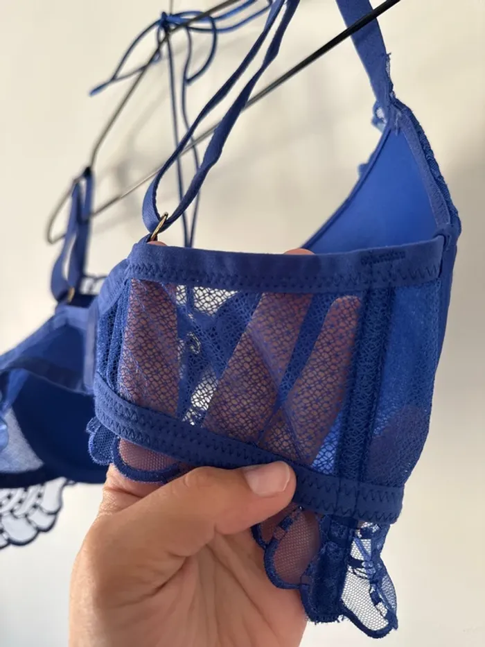 👙Soutien gorge rembourré + bas offert- 95D - neuf sans étiquette bleu roi- Gemo - photo numéro 11