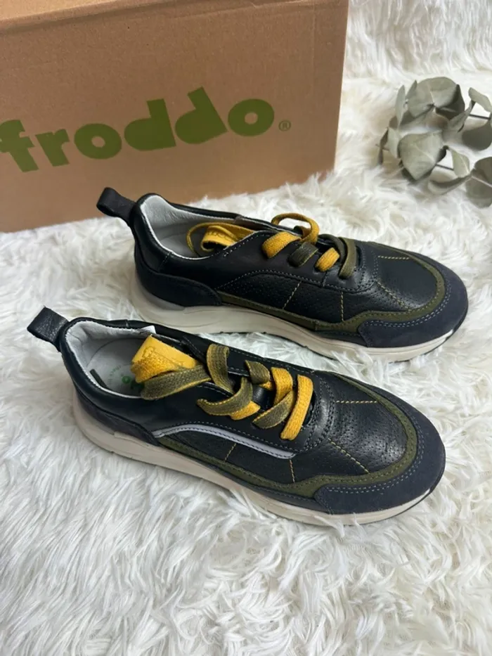 Paire de basket Froddo taille 33 - photo numéro 3