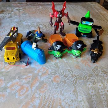 Lot de jouets Mc Donalds (5 photos)