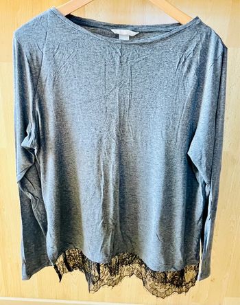Blouse dentelle gris