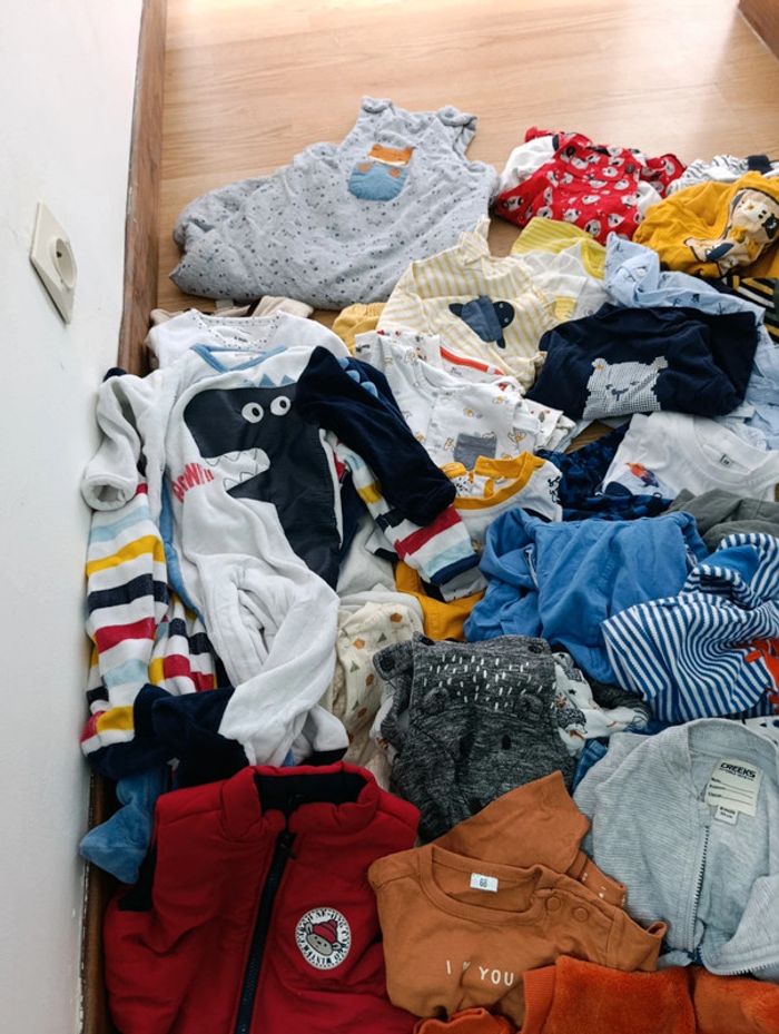 Lot vêtements 6 mois - photo numéro 3