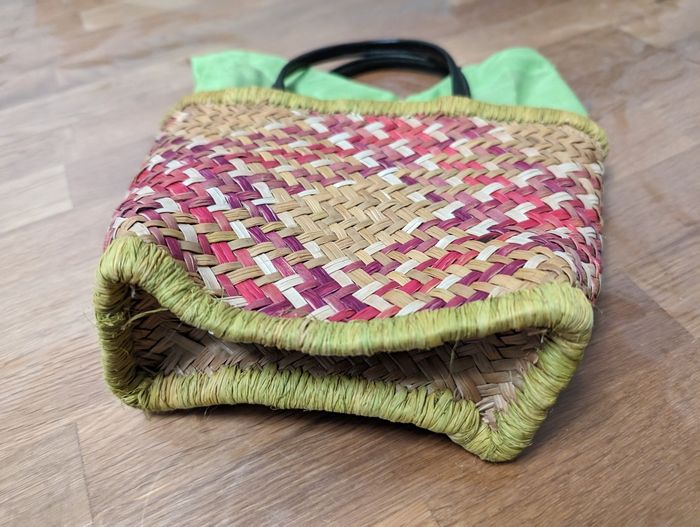 Panier en osier pour petite fille
Très bon état - photo numéro 4