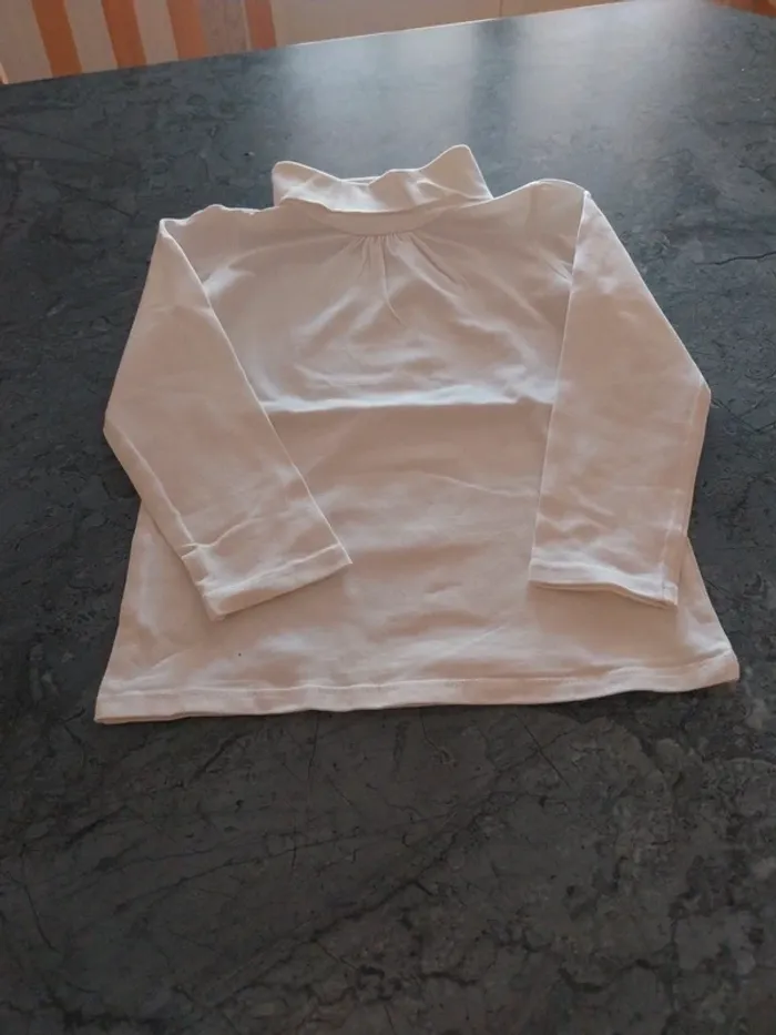 T-shirt col roulé T.6 ans