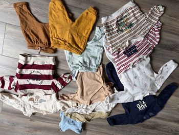 Lot de vêtements bébé 