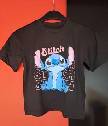 T-shirt noir enfant stitch  taille 5-6ans
