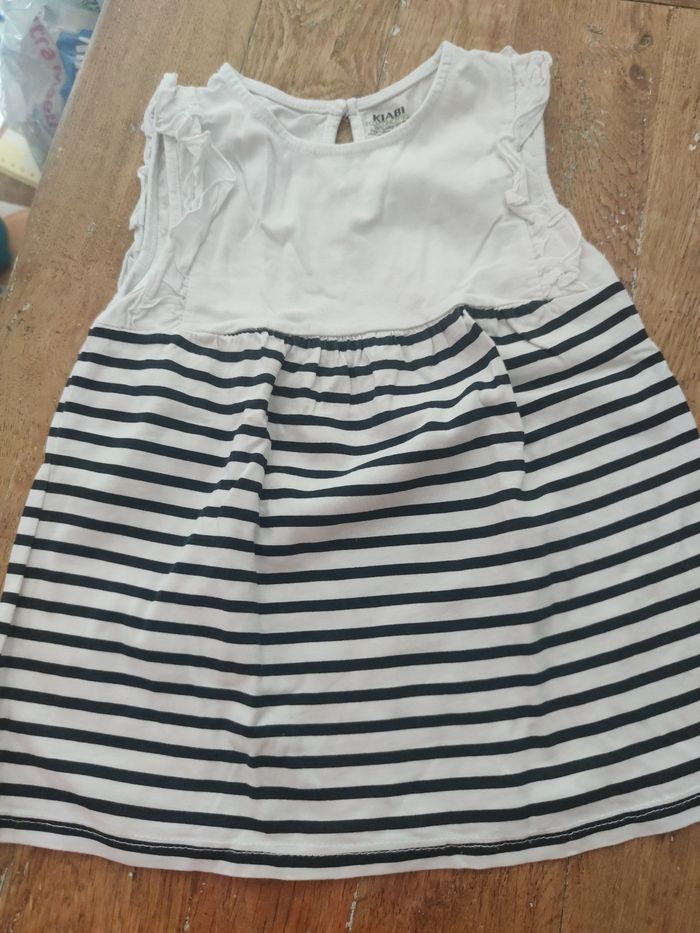 Lot 5 robes Kiabi 24 mois - photo numéro 5