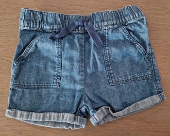 Short jean bleu palomino en très  bon état 5 ans