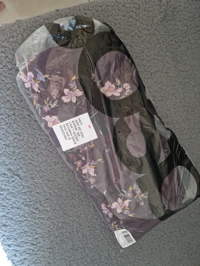 Robe Asos longue neuve taille 42 - photo numéro 2