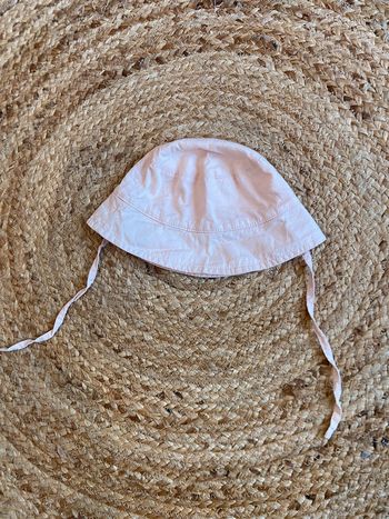 Bon chapeau fille 9 mois H&M