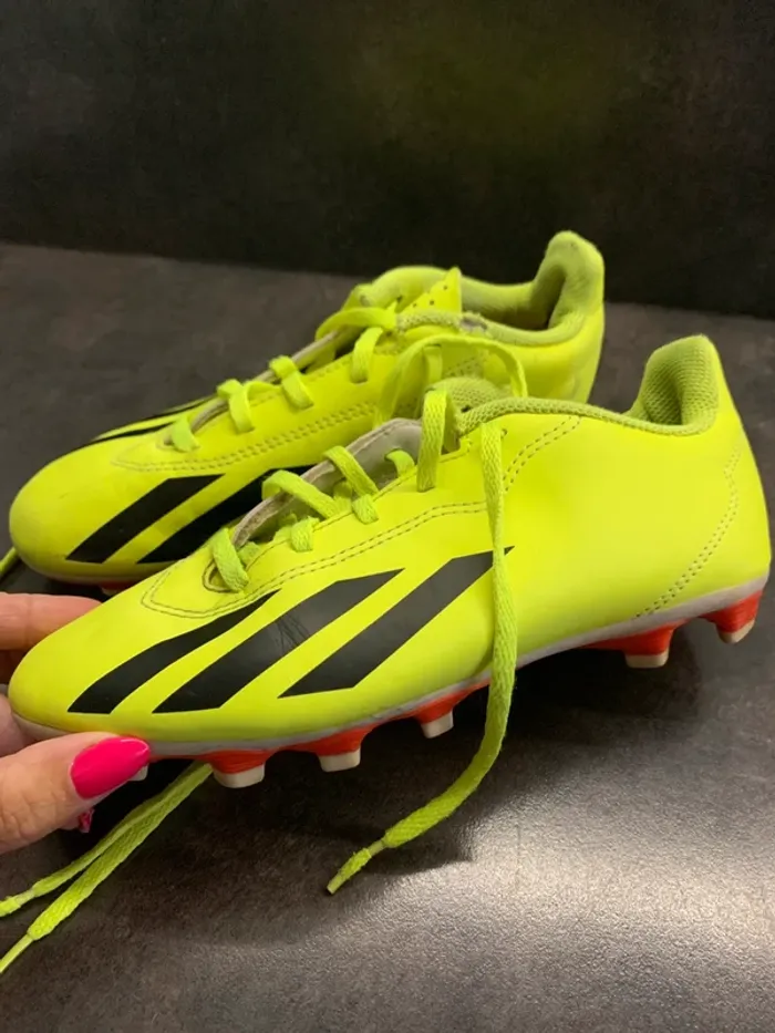Crampons de foot adidas jaune taille 35