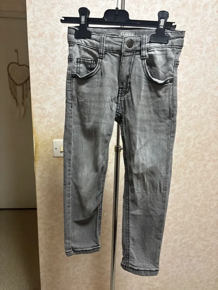 Jeans taille 5ans marque eldys