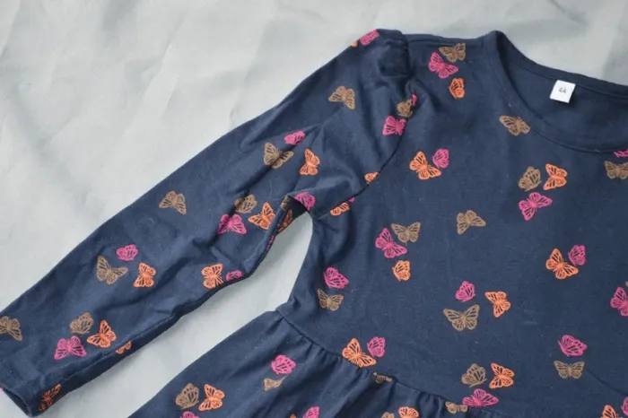 Robe courte fille 4 ans marine imprimé papillons - photo numéro 2