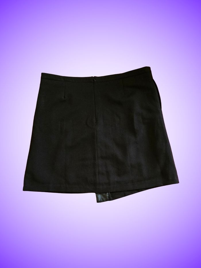 Jupe Patineuse Noire Élégante Blancheporte – Bande Simili Cuir Asymétrique – Taille 44 XXL – Très Bon État - photo numéro 2