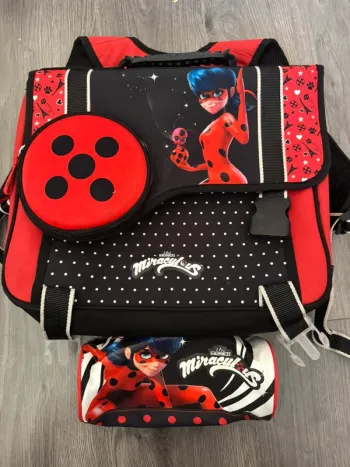 Cartable + trousse miraculous