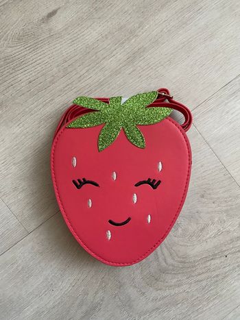 Sac bandoulière fraise rouge pailletée 