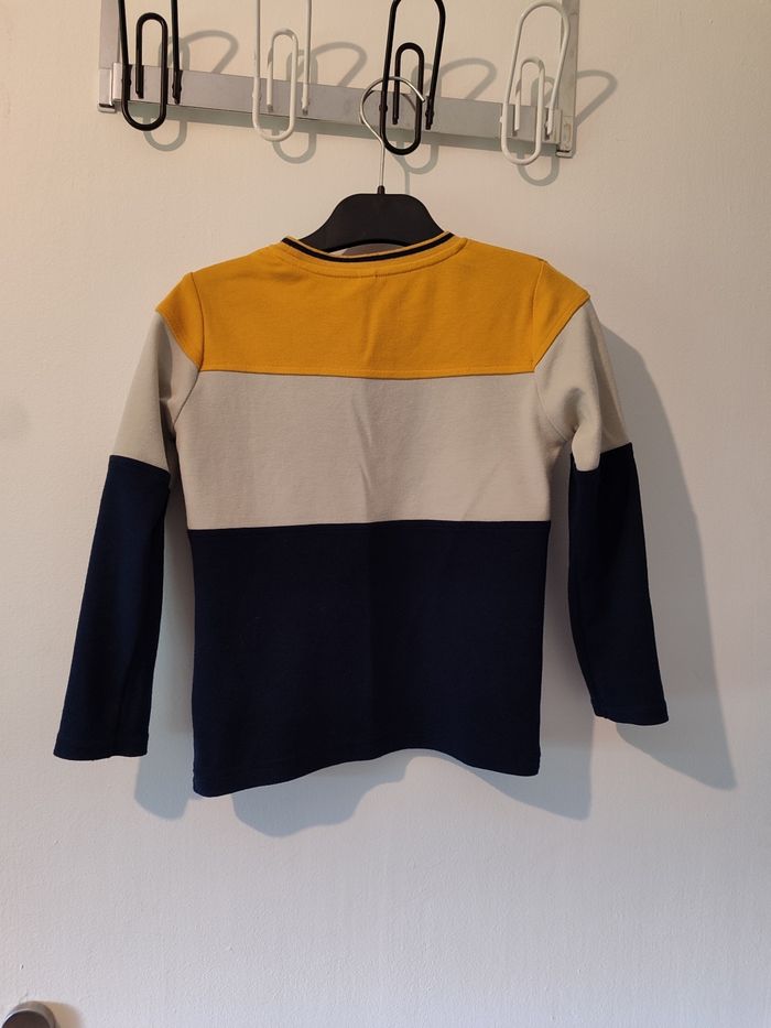 T-shirt manches longues garçon taille 5 ans - photo numéro 3