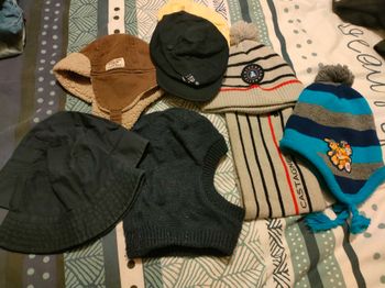 Lot bonnet/chapeau