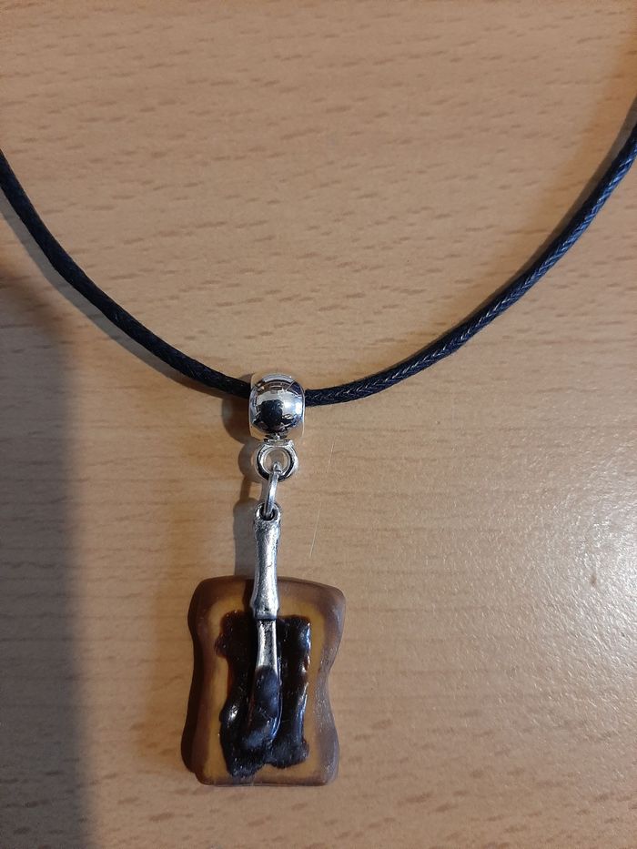 Joli collier neuf tartine de Nutella + couteau fait main