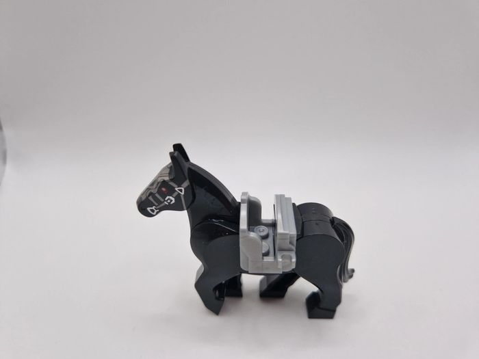 Figurine type lego cheval noir seigneur des anneaux / hobbit - photo numéro 3