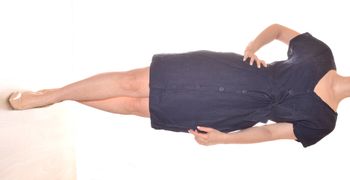 Robe d'été bleu marine uni T38 ceinturée col V manches courtes