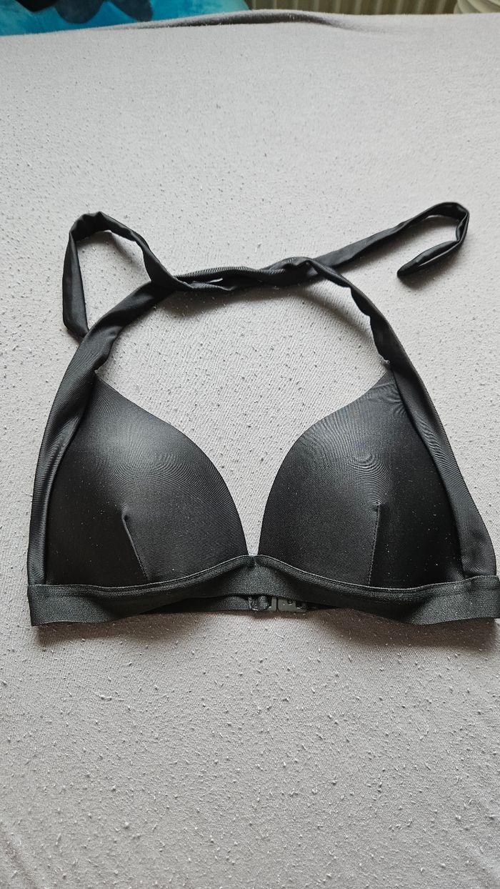 Haut de maillot de bain noir triangle très bon état