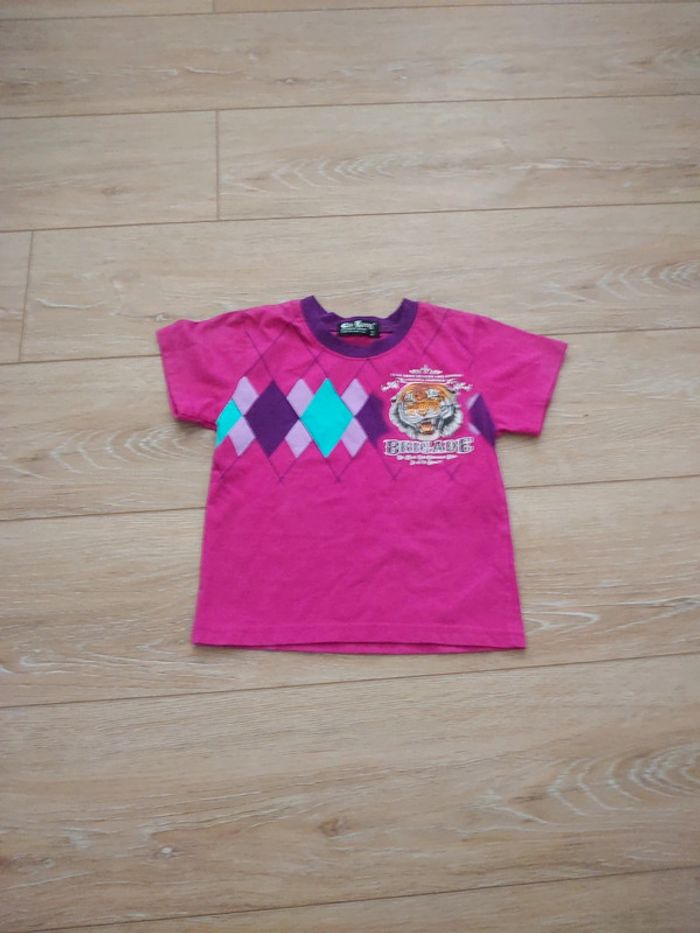 T-shirt lion