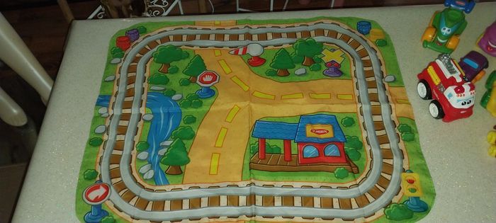 Ensemble véhicules et tapis by Playskool Excellent état - photo numéro 5