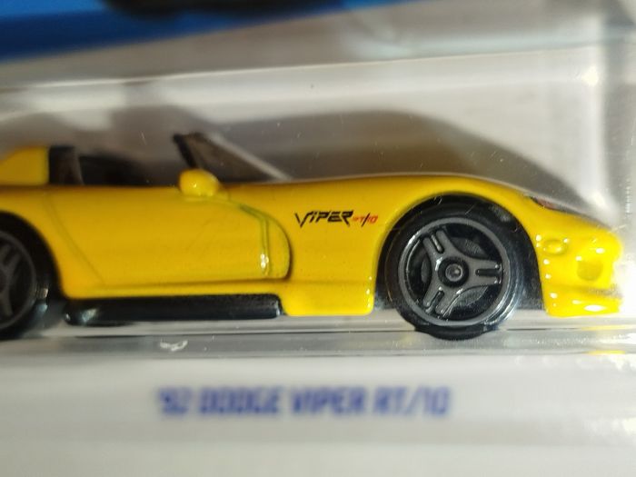Hot Wheels '92 Dodge Viper RT/10 2024 - photo numéro 3