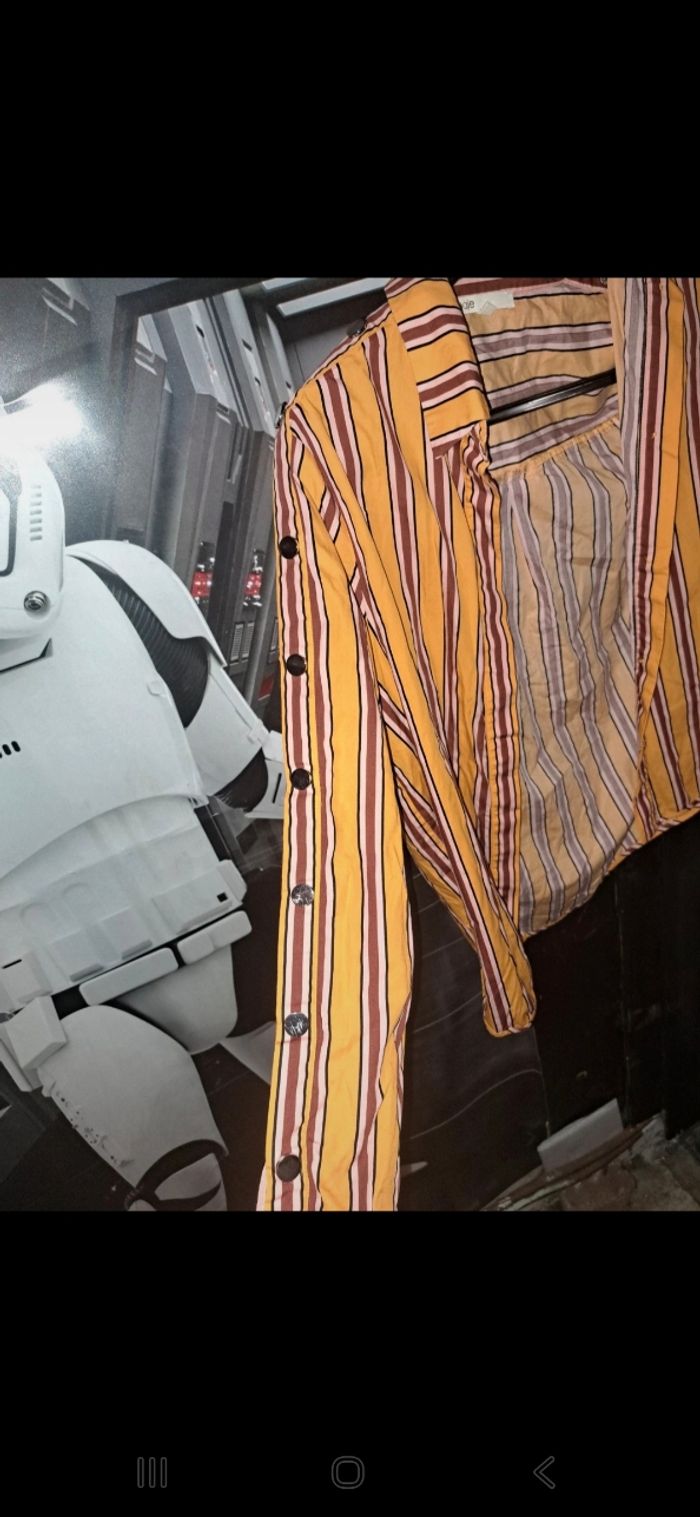 Chemise taille 2 - photo numéro 2