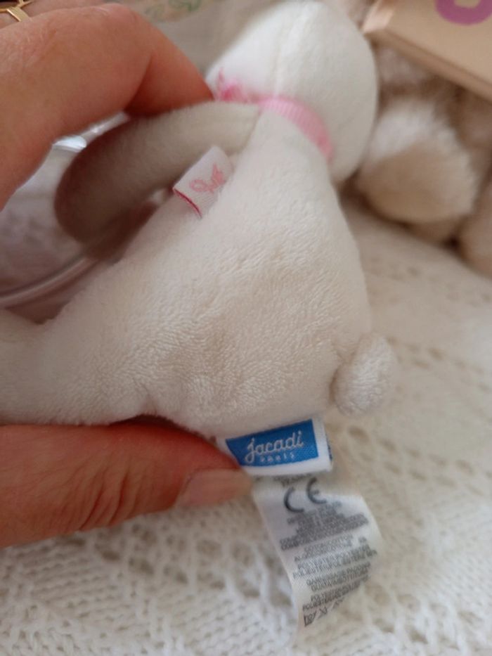 Ensemble doudou lapin, hochet lapin et déco vintage - photo numéro 10