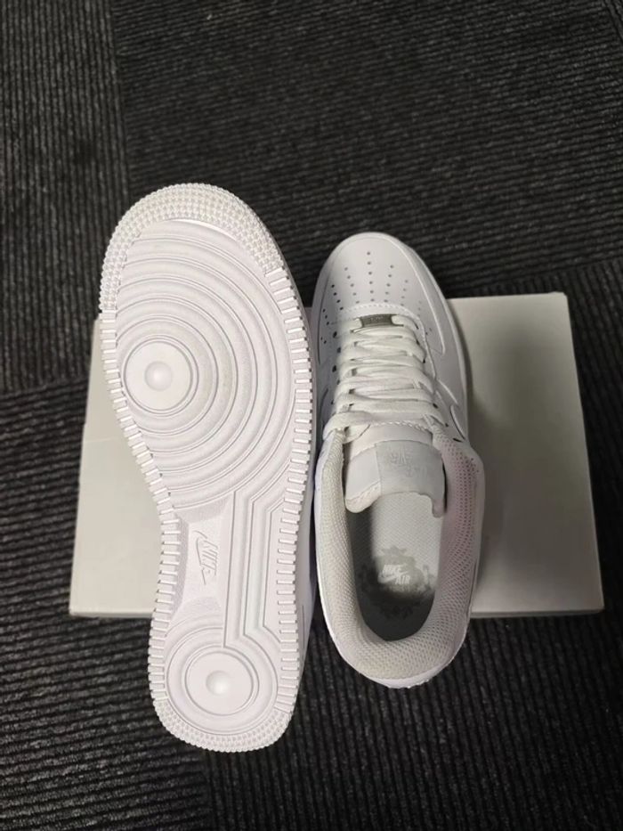 Nike Air Force 1 Taille 40 - photo numéro 5