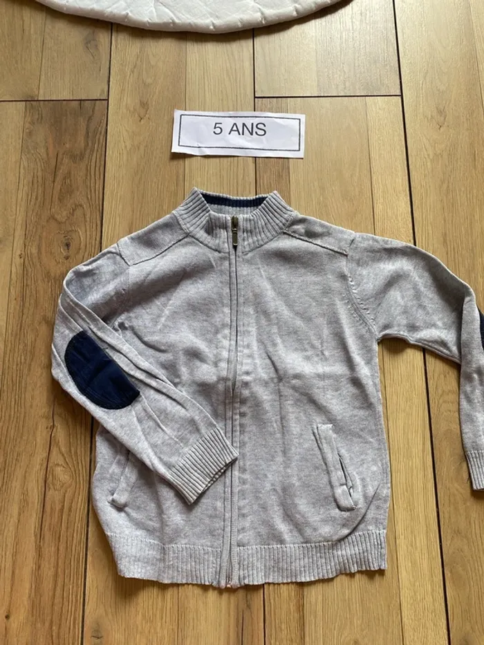 Gilet zippe gris 5 ans