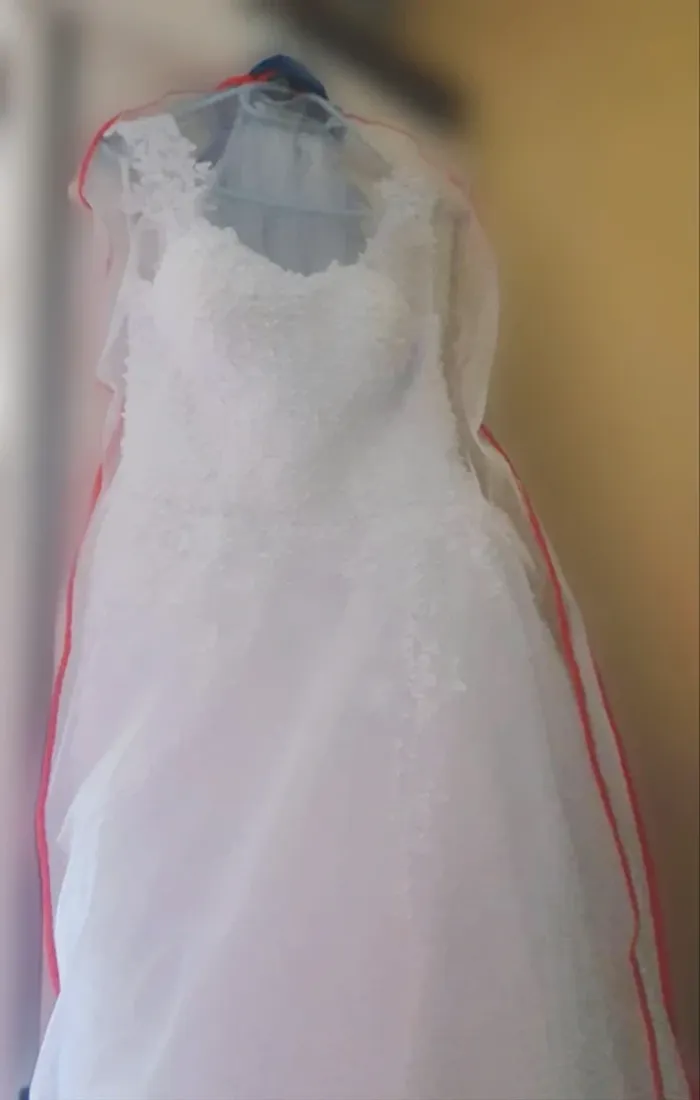 Robe de mariée lacées perle - photo numéro 7