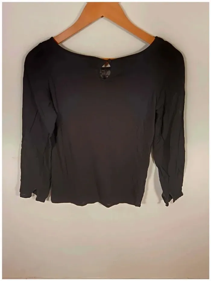 C20 blouse noir NafNaf XS - photo numéro 2