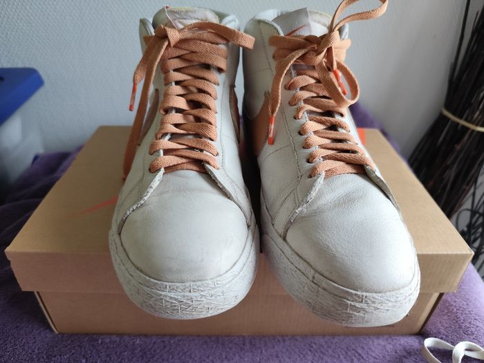 Nike SB Zoom Blazer Mid Iso Chaussure (white lt cognac). Baskets Nike haute cuir blanc et cognac pointure 8.5 42 - photo numéro 3