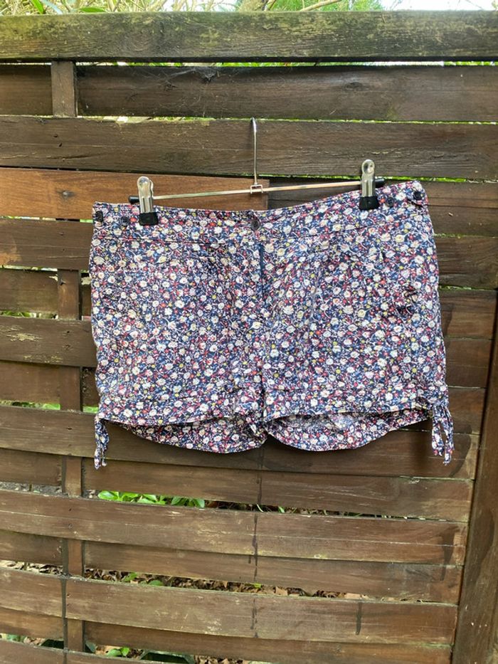 Petit short d’été à noeuds