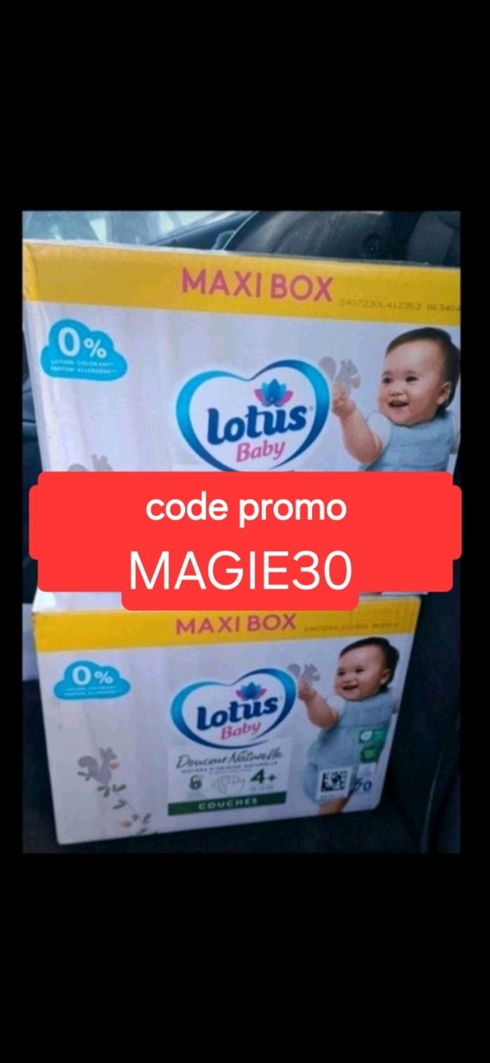 Lot de 2 maxi box 70 couches pampers