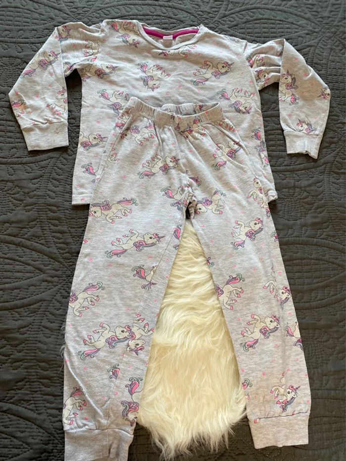 Pyjama licorne 110/116 🌸 A donner - photo numéro 5