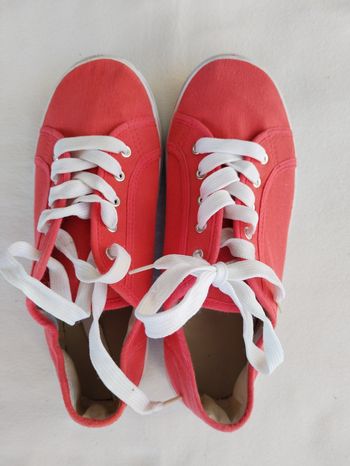 Baskets basses en toile rouge taille 38 