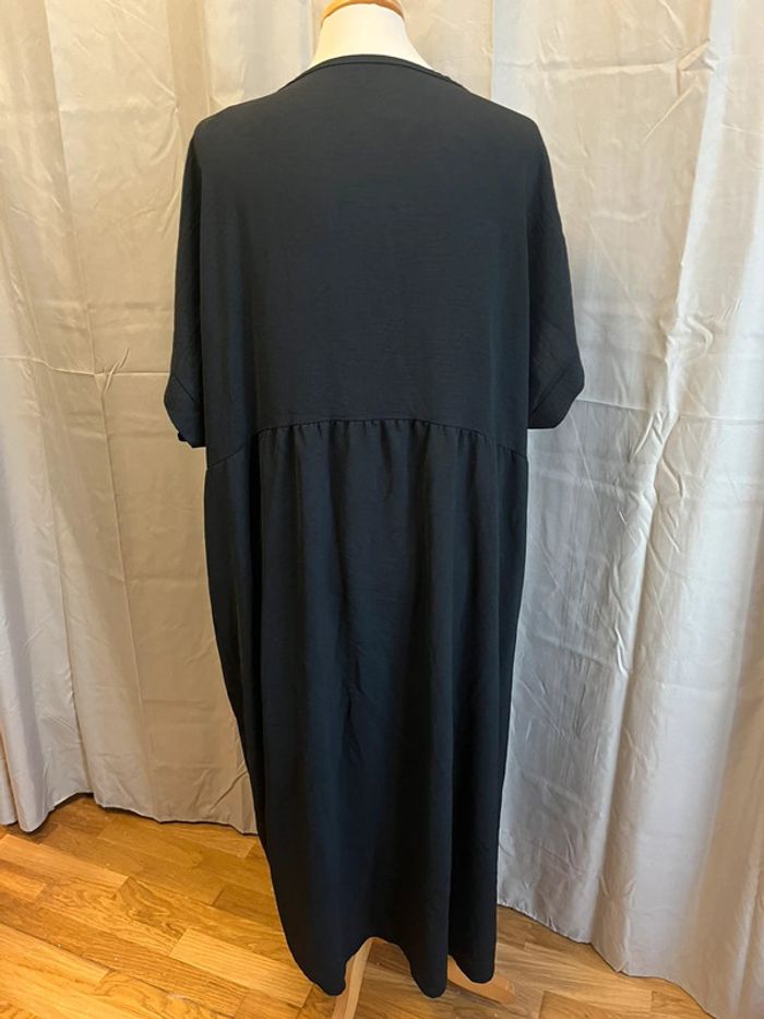 Robe fluide noire - photo numéro 2